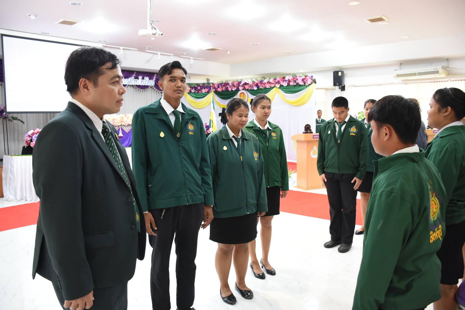 พิธีเปิดประชุมสมัยสามัญ ครั้งที่ 3 ประจำปีการศึกษา 2567 ณ ห้องประชุมสัตตบงกช ชั้น 3 อาคารอำนวยการ วิทยาลัยเกษตรและเทคโนโลยีสิงห์บุรี